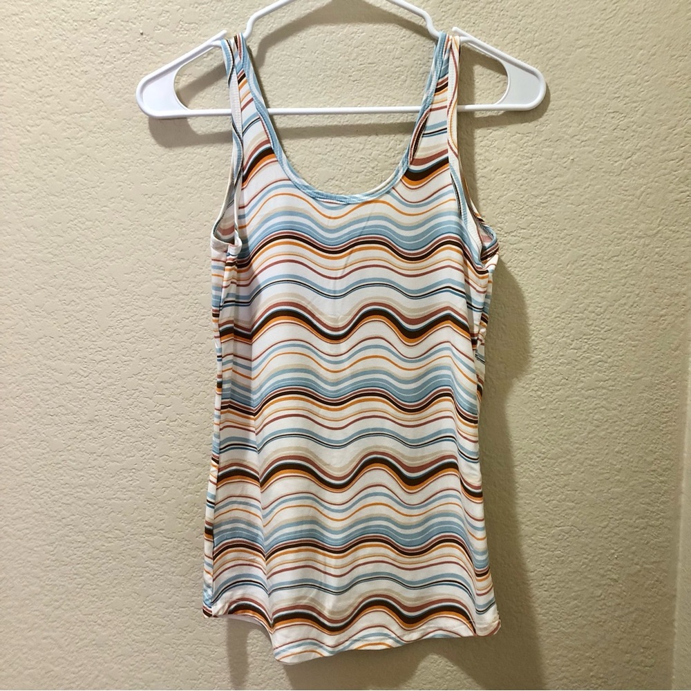 🍒3 for $12 BUNDLE Wave Tank Top in Blue & Brown - Women's Casual Scoop Neck